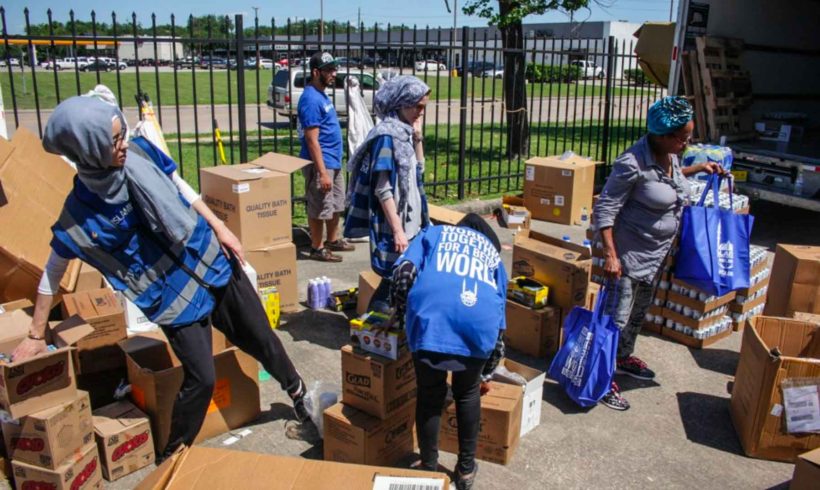 Share America:”In Houston, Young Muslims Step Up to Serve the Needy” Share America:”In Houston, Young Muslims Step Up to Serve the Needy”