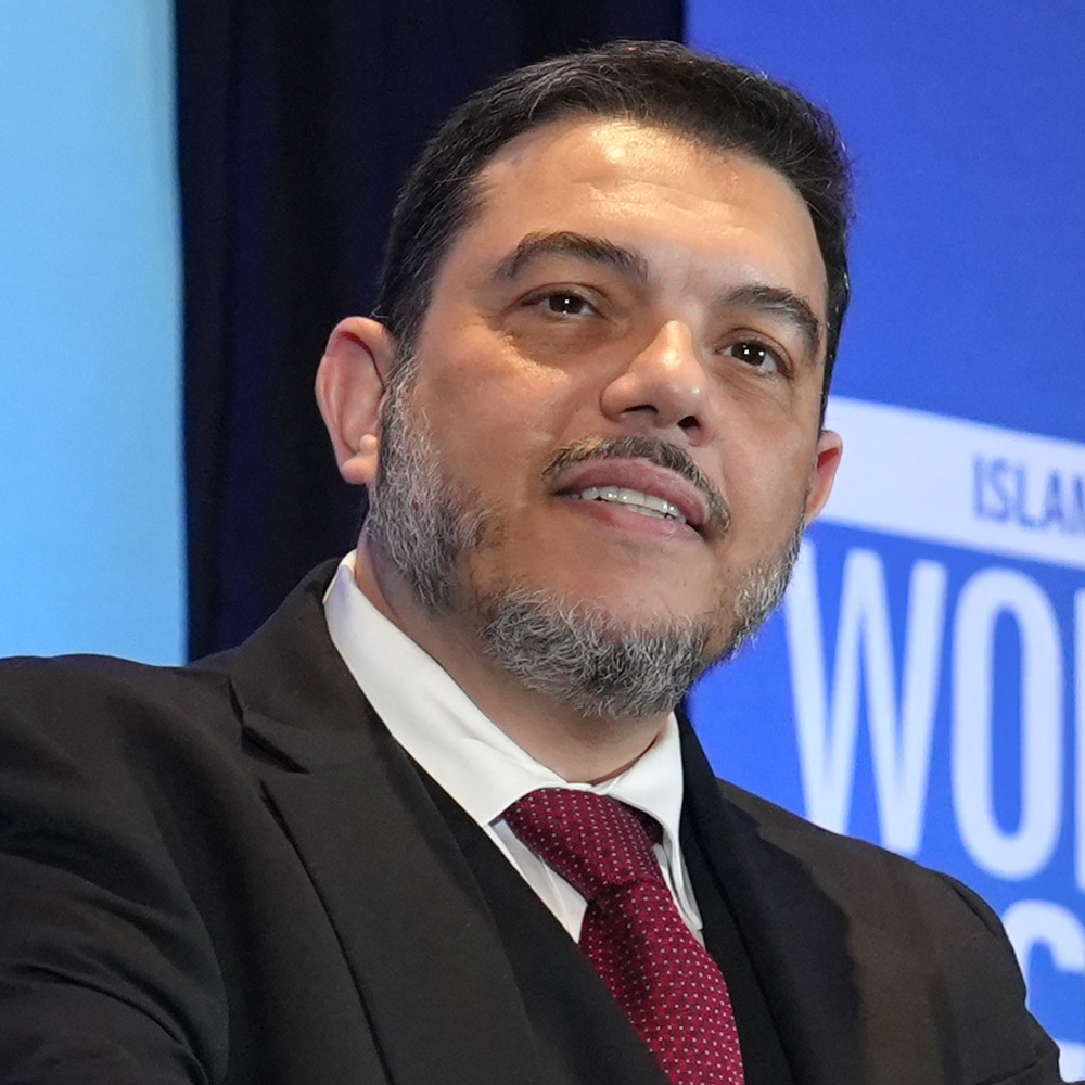 Dr Esam Omeish - Headshot Image